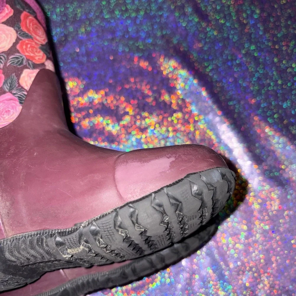 Bogs Floral Rose Print Boots